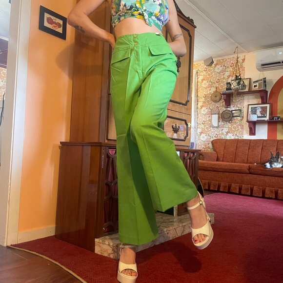 DEADSTOCK 1970s vintage green pleated fake pocket double button flare pants! - Picture 2 of 15